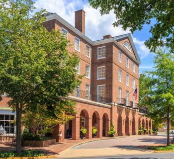 Tidewater Inn Photo